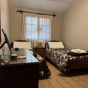 Habitación con 2 Camas Individuales